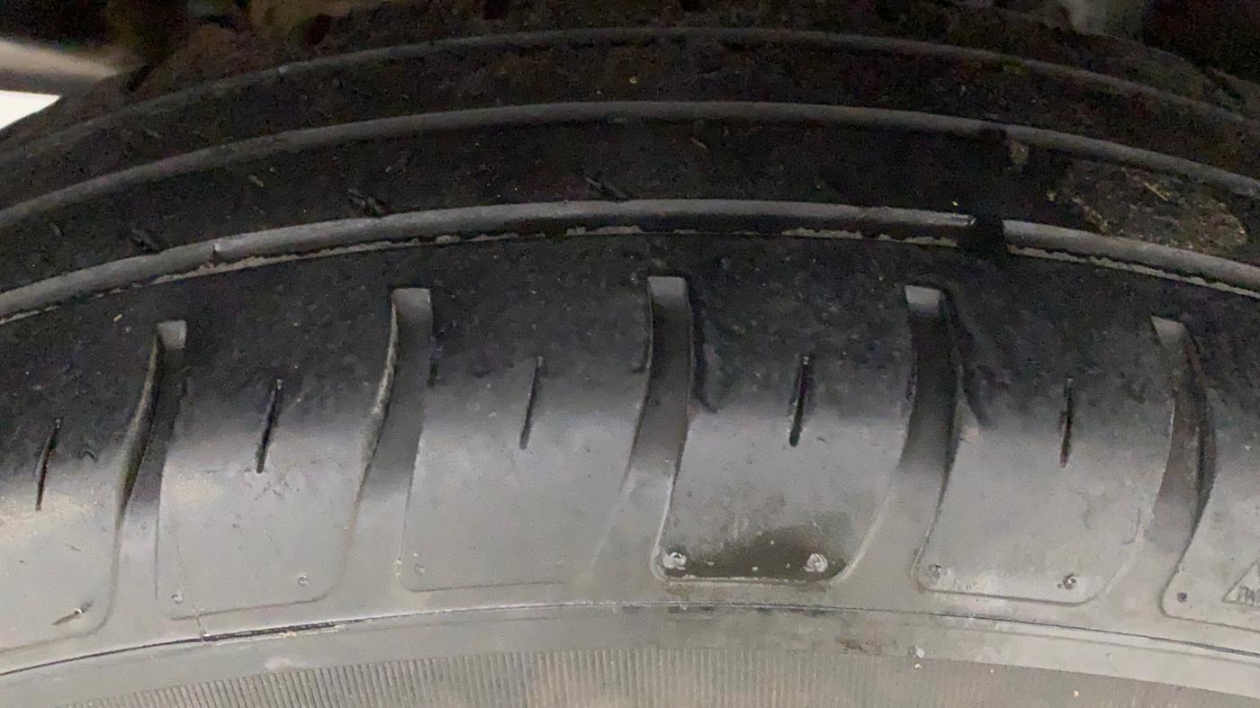 2020 Maruti Swift VXI, Petrol, Manual, 59,136 km, Right Rear Tyre Tread