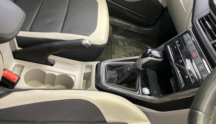 2022 Volkswagen TAIGUN TOPLINE 1.0 TSI AT, Petrol, Automatic, 15,106 km, Gear Lever