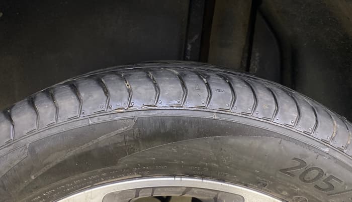 2022 Volkswagen TAIGUN TOPLINE 1.0 TSI AT, Petrol, Automatic, 15,106 km, Left Rear Tyre Tread