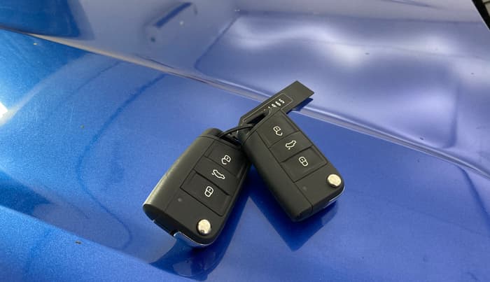 2022 Volkswagen TAIGUN TOPLINE 1.0 TSI AT, Petrol, Automatic, 15,106 km, Key Close Up