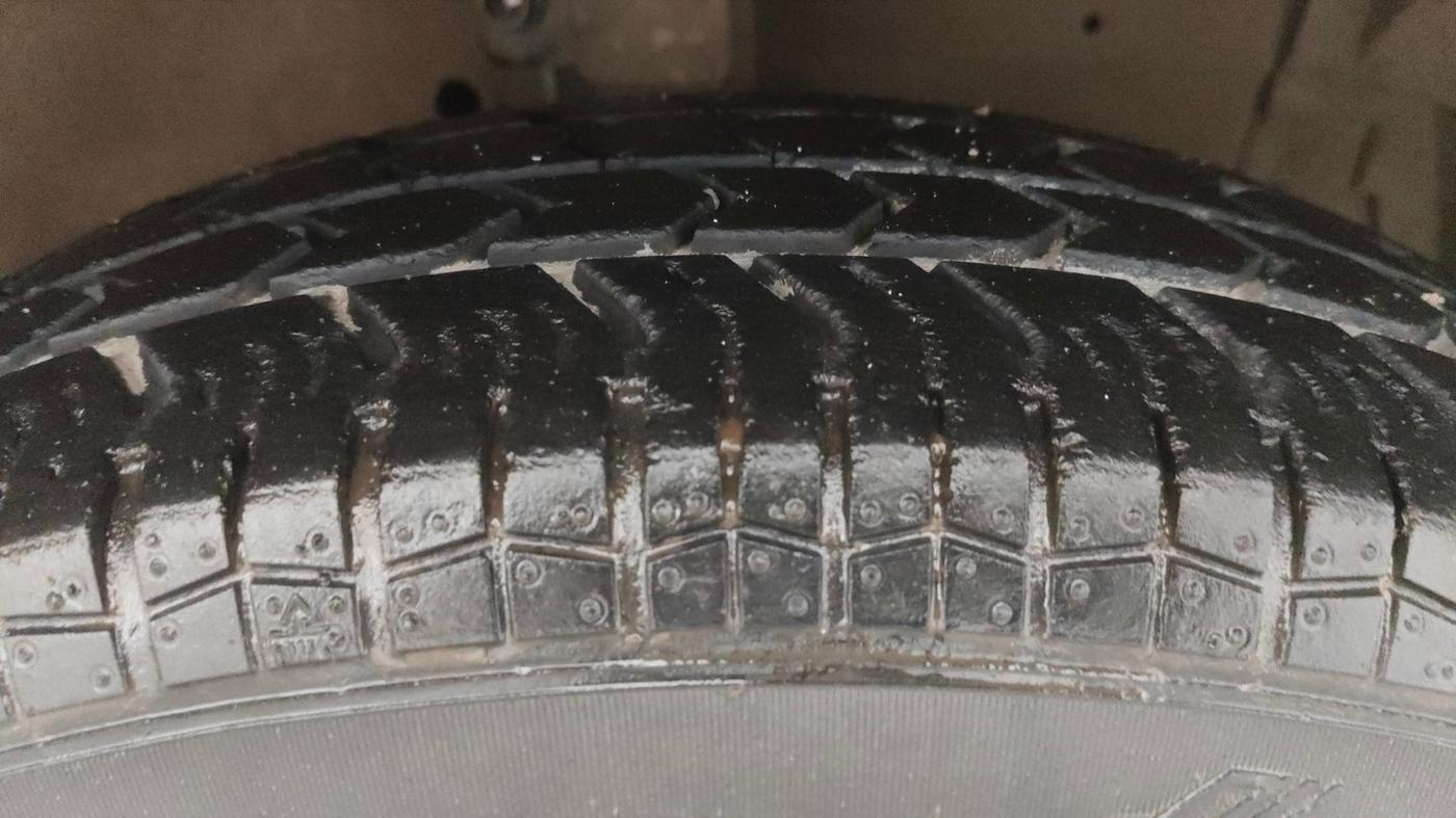 2017 Maruti Swift VXI, Petrol, Manual, 40,844 km, Right Front Tyre Tread