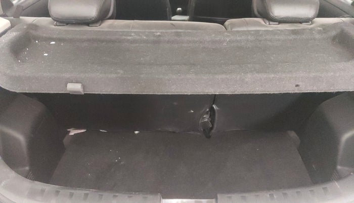 2017 Maruti Swift VXI, Petrol, Manual, 40,784 km, Boot Inside