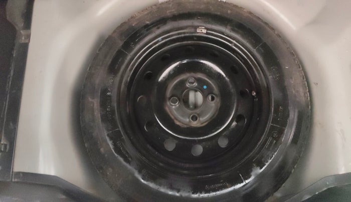 2017 Maruti Swift VXI, Petrol, Manual, 40,784 km, Spare Tyre