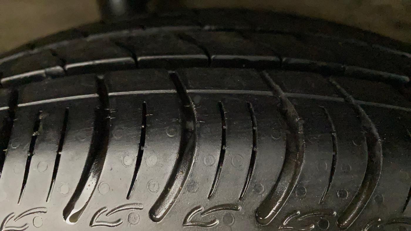 2016 Maruti Celerio ZXI AMT, Petrol, Automatic, 80,511 km, Right Rear Tyre Tread