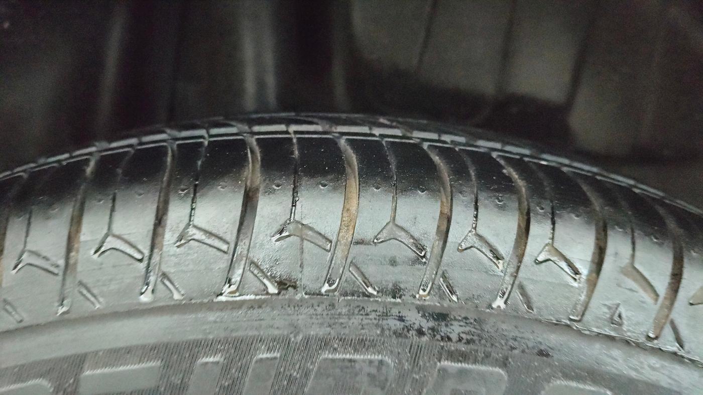 2022 Maruti Swift VXI AMT, Petrol, Automatic, 54,786 km, Right Rear Tyre Tread