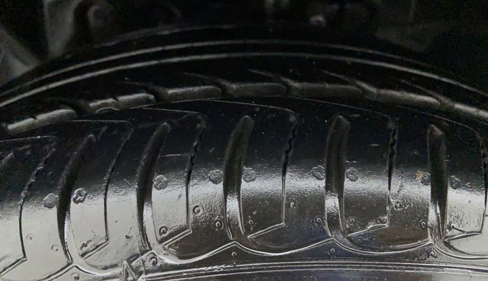 2014 Ford Ecosport 1.0 ECOBOOST TITANIUM, Petrol, Manual, 49,944 km, Left Front Tyre Tread