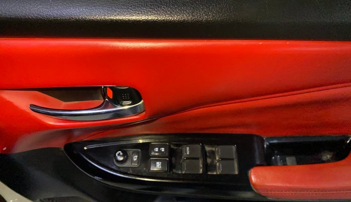 2023 Maruti Baleno ALPHA 1.2 AGS, Petrol, Automatic, 18,147 km, Driver Side Door Panels Control