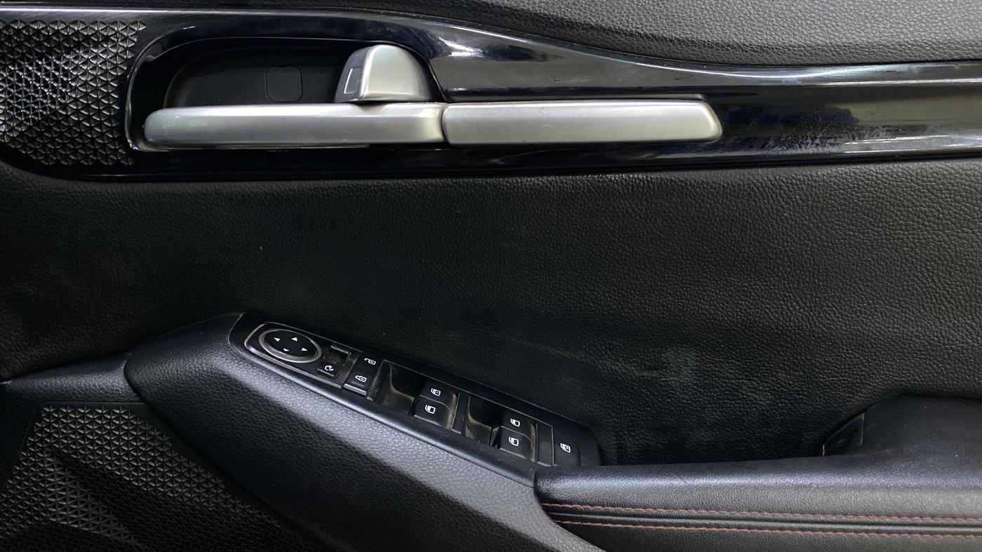 2020 KIA SELTOS GTX PLUS 1.4 PETROL DCT DUAL TONE, Petrol, Automatic, 95,238 km, Driver Side Door Panels Control