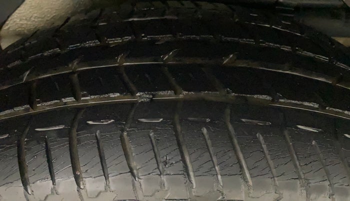 2018 Mahindra XUV500 W7, Diesel, Manual, 90,668 km, Left Rear Tyre Tread