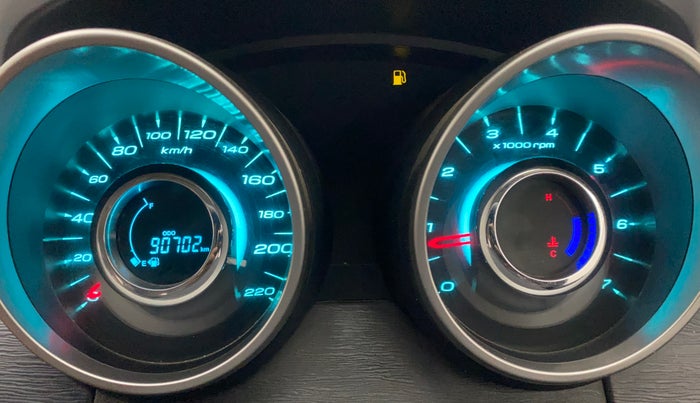 2018 Mahindra XUV500 W7, Diesel, Manual, 90,668 km, Odometer Image