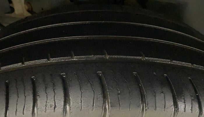 2018 Mahindra XUV500 W7, Diesel, Manual, 90,668 km, Right Rear Tyre Tread