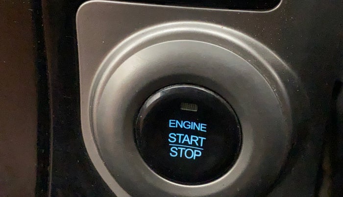 2018 Mahindra XUV500 W7, Diesel, Manual, 90,668 km, Keyless Start/ Stop Button