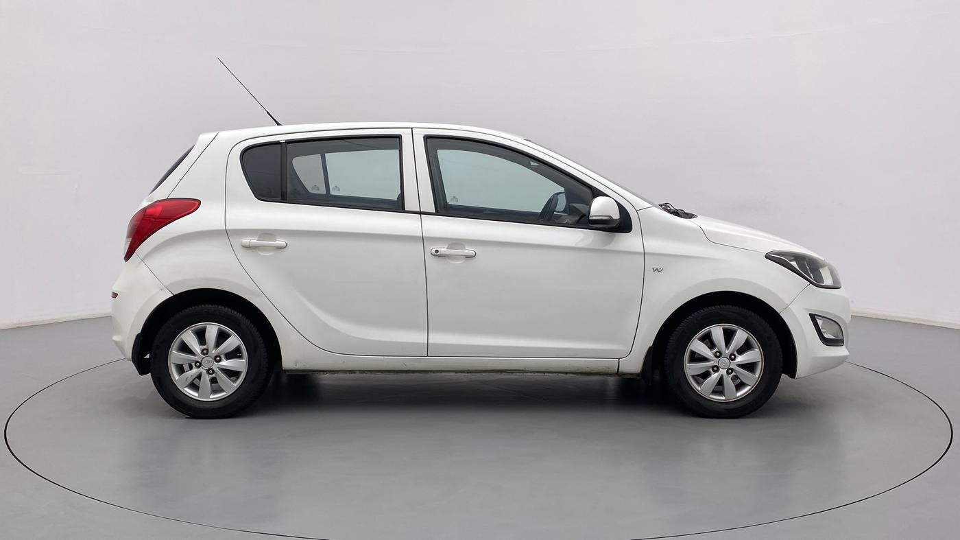 2012 Hyundai i20 SPORTZ 1.2, CNG, Manual, 1,08,440 km, Right Side View
