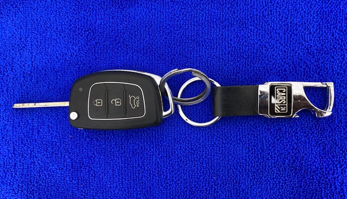 2012 Hyundai i20 SPORTZ 1.2, CNG, Manual, 1,08,440 km, Key Close Up