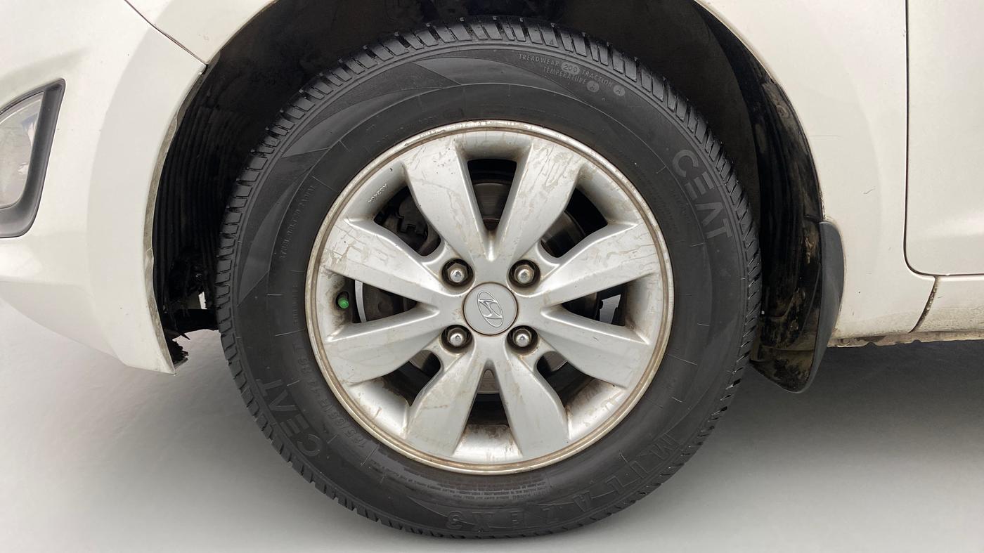 2012 Hyundai i20 SPORTZ 1.2, CNG, Manual, 1,08,440 km, Left Front Wheel