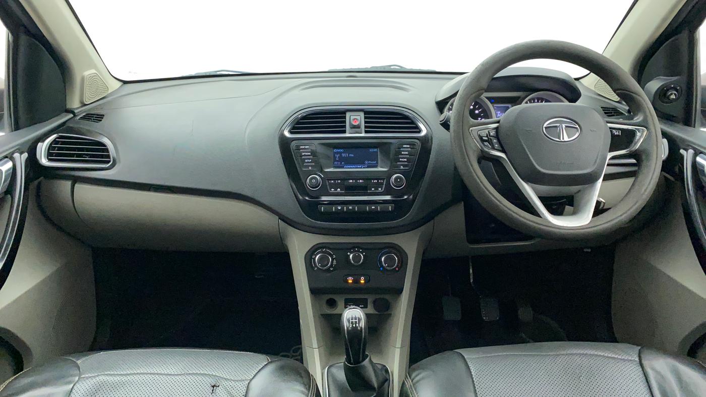 2016 Tata Tiago XZ PETROL, Petrol, Manual, 70,335 km, Dashboard