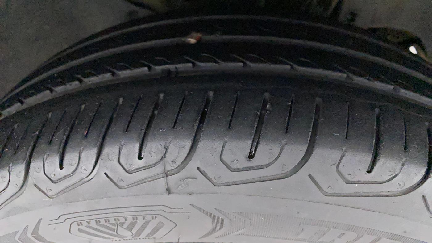 2016 Tata Tiago XZ PETROL, Petrol, Manual, 70,335 km, Right Front Tyre Tread