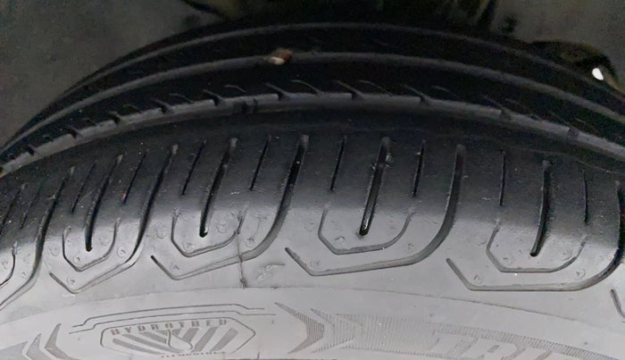 2016 Tata Tiago XZ PETROL, Petrol, Manual, 70,335 km, Right Front Tyre Tread