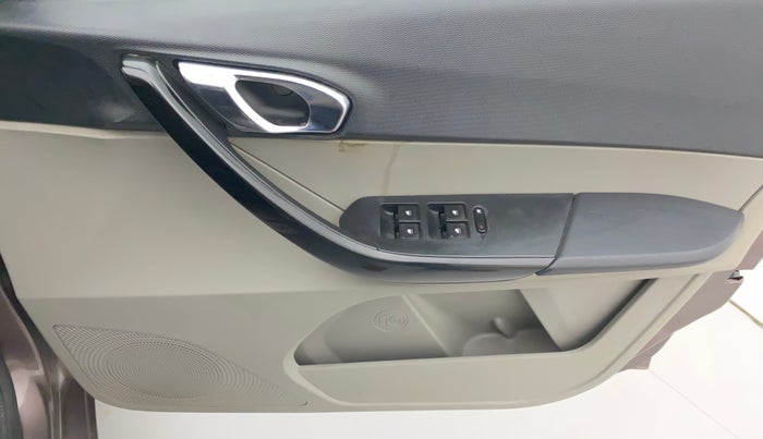2016 Tata Tiago XZ PETROL, Petrol, Manual, 70,335 km, Driver Side Door Panels Control