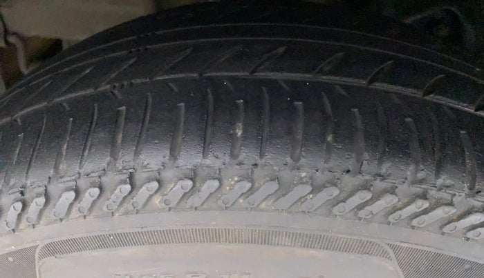 2016 Tata Tiago XZ PETROL, Petrol, Manual, 70,335 km, Right Rear Tyre Tread