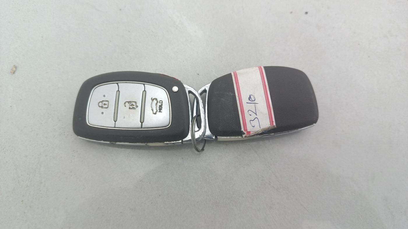 2014 Hyundai Grand i10 SPORTZ 1.2 KAPPA VTVT, Petrol, Manual, 49,273 km, Key Close Up
