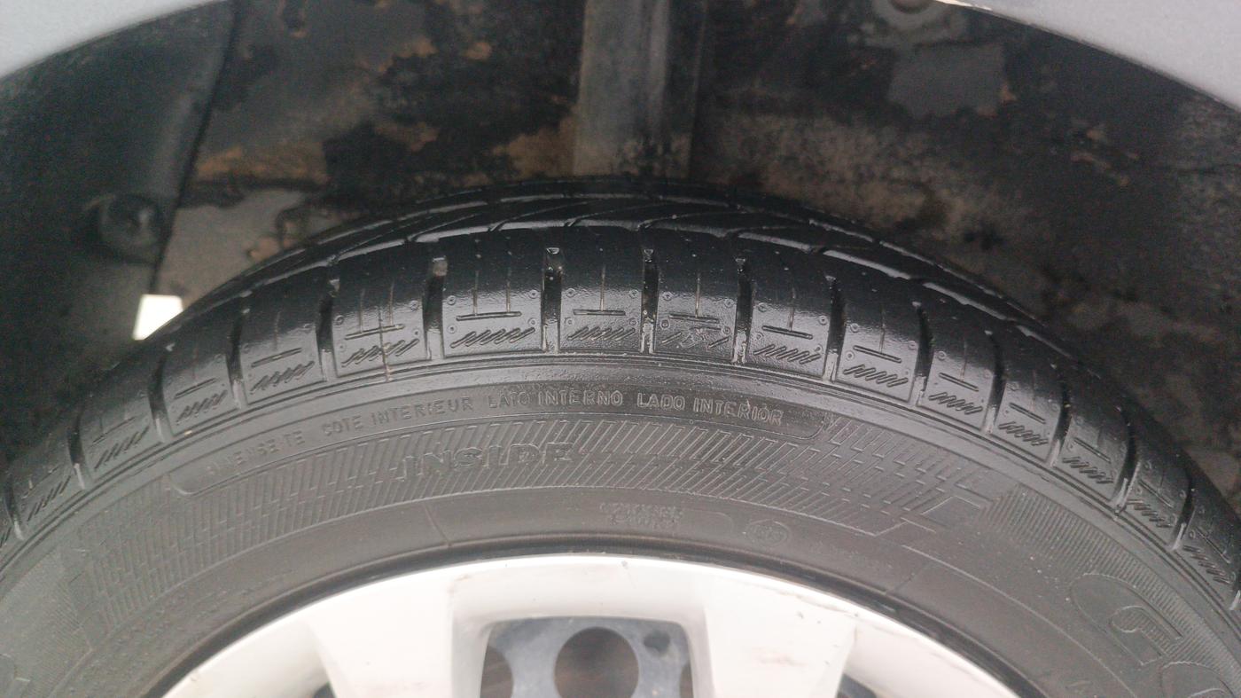 2014 Hyundai Grand i10 SPORTZ 1.2 KAPPA VTVT, Petrol, Manual, 49,273 km, Right Rear Tyre Tread