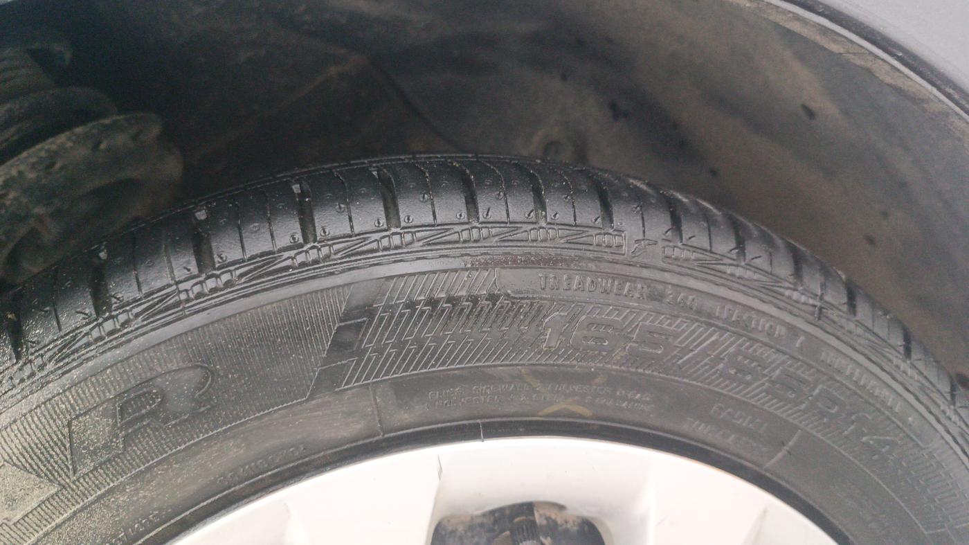 2014 Hyundai Grand i10 SPORTZ 1.2 KAPPA VTVT, Petrol, Manual, 49,273 km, Right Front Tyre Tread
