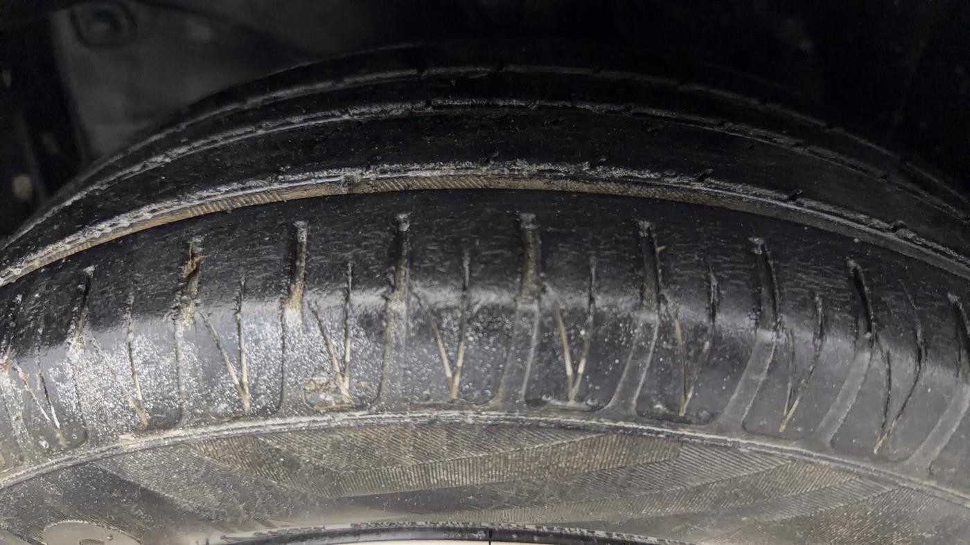 2014 Honda Amaze 1.2L I-VTEC S, Petrol, Manual, 95,687 km, Left Front Tyre Tread