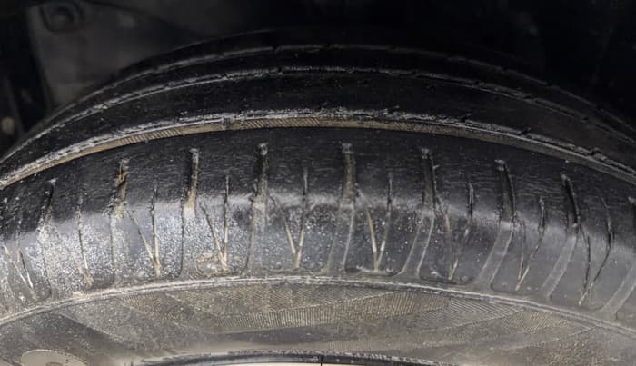 2014 Honda Amaze 1.2L I-VTEC S, Petrol, Manual, 95,687 km, Left Front Tyre Tread