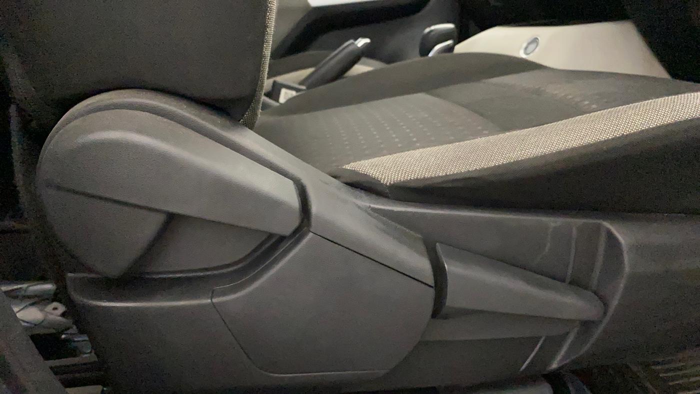2022 Nissan MAGNITE XV TURBO CVT, Petrol, Automatic, 33,922 km, Driver Side Adjustment Panel