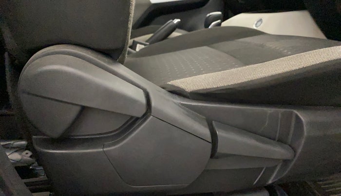 2022 Nissan MAGNITE XV TURBO CVT, Petrol, Automatic, 33,823 km, Driver Side Adjustment Panel