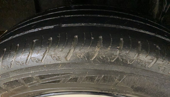 2022 Nissan MAGNITE XV TURBO CVT, Petrol, Automatic, 33,823 km, Right Rear Tyre Tread