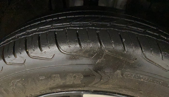 2022 Nissan MAGNITE XV TURBO CVT, Petrol, Automatic, 33,823 km, Right Front Tyre Tread