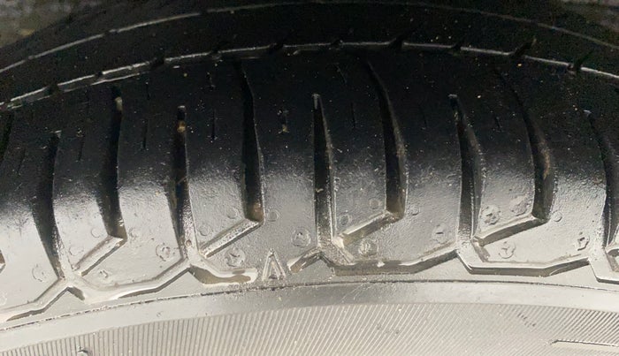 2012 Hyundai i10 SPORTZ 1.2, Petrol, Manual, 91,129 km, Right Rear Tyre Tread