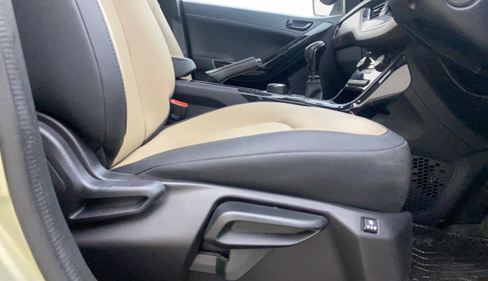 2023 Tata NEXON XZ PLUS (LUXURY) KAZIRANGA PETROL, Petrol, Manual, 20,796 km, Driver Side Adjustment Panel