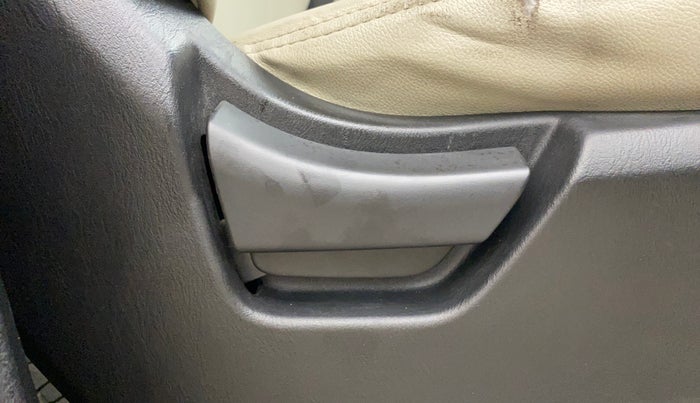 2021 Mahindra Scorpio S3 PLUS, Diesel, Manual, 24,774 km, Driver Side Adjustment Panel