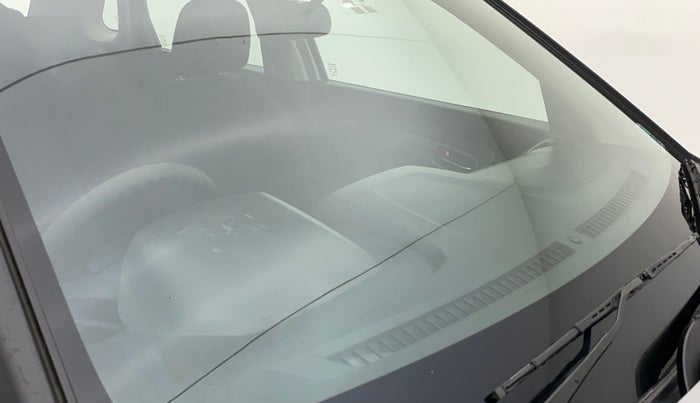 2019 Maruti Vitara Brezza ZDI AMT, Diesel, Automatic, 89,722 km, Front windshield - Minor spot on windshield