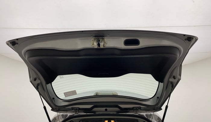 2019 Maruti Vitara Brezza ZDI AMT, Diesel, Automatic, 89,722 km, Boot Door Open