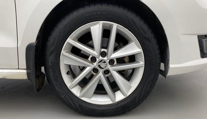 2017 Skoda Rapid Style 1.5 TDI AT, Diesel, Automatic, 88,556 km, Right Front Wheel