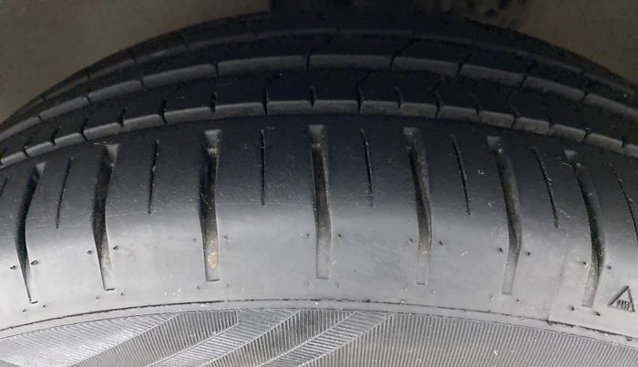 2017 Skoda Rapid Style 1.5 TDI AT, Diesel, Automatic, 88,556 km, Left Front Tyre Tread