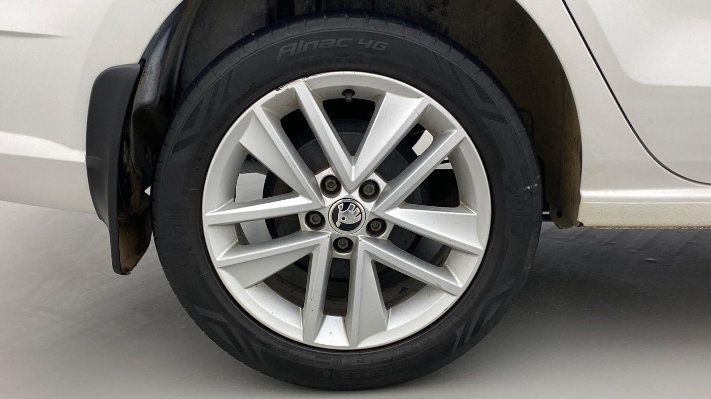 2017 Skoda Rapid Style 1.5 TDI AT, Diesel, Automatic, 88,556 km, Right Rear Wheel