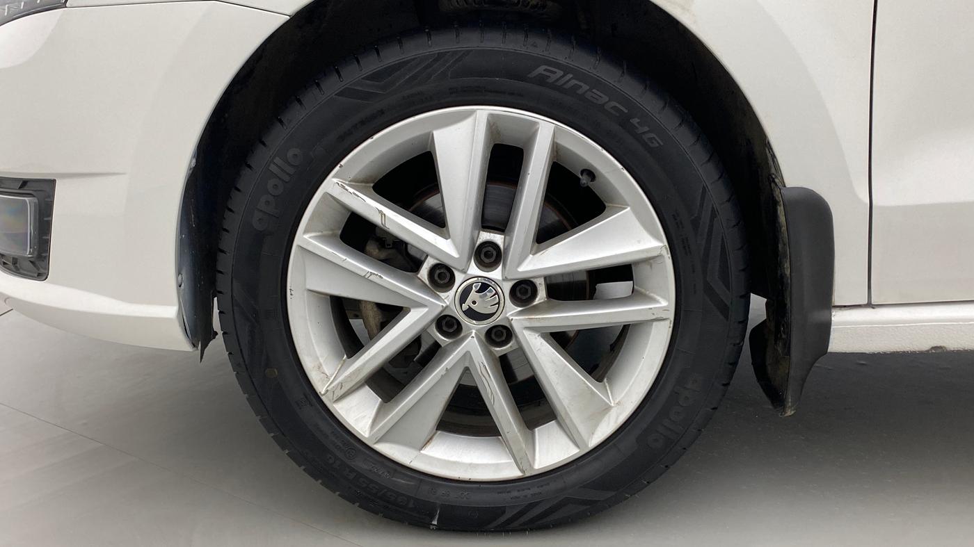 2017 Skoda Rapid Style 1.5 TDI AT, Diesel, Automatic, 88,556 km, Left Front Wheel
