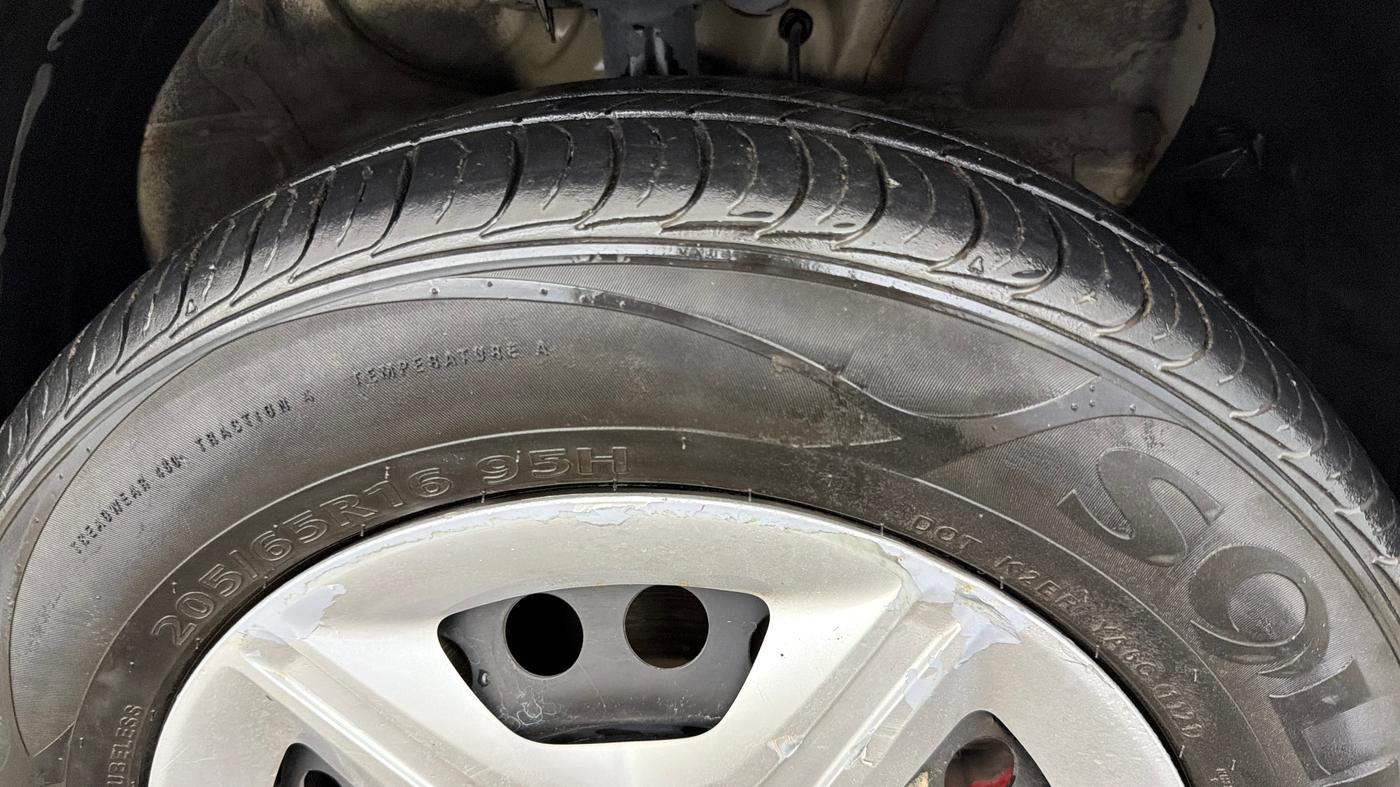 2021 KIA SELTOS HTE 1.5 PETROL, Petrol, Manual, 41,469 km, Right Front Tyre Tread