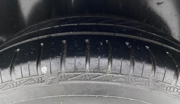 2019 Volkswagen Ameo TRENDLINE 1.0L, CNG, Manual, 82,549 km, Right Rear Tyre Tread