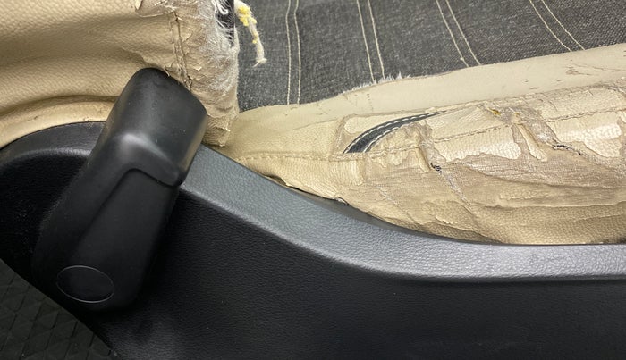 2019 Volkswagen Ameo TRENDLINE 1.0L, CNG, Manual, 82,549 km, Driver Side Adjustment Panel