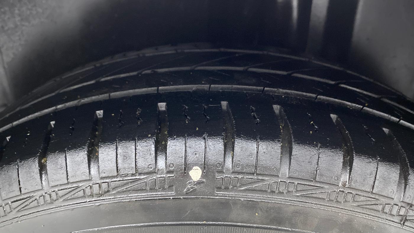 2019 Volkswagen Ameo TRENDLINE 1.0L, CNG, Manual, 82,549 km, Left Rear Tyre Tread