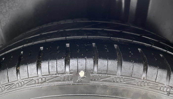 2019 Volkswagen Ameo TRENDLINE 1.0L, CNG, Manual, 82,549 km, Left Rear Tyre Tread