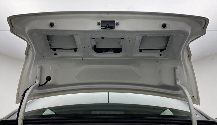 2019 Volkswagen Ameo TRENDLINE 1.0L, CNG, Manual, 82,549 km, Boot Door Open