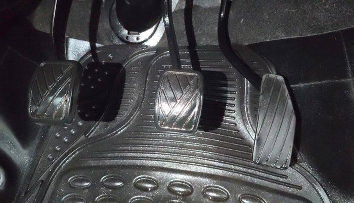 2014 Maruti Wagon R 1.0 LXI CNG, CNG, Manual, 76,541 km, Pedals