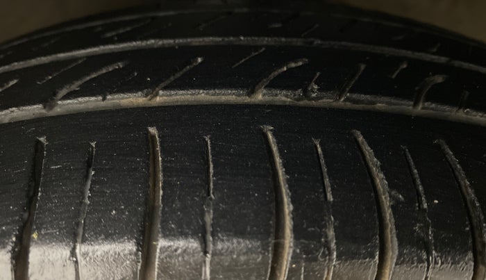 2009 Hyundai i10 SPORTZ 1.2, Petrol, Manual, 98,616 km, Left Front Tyre Tread